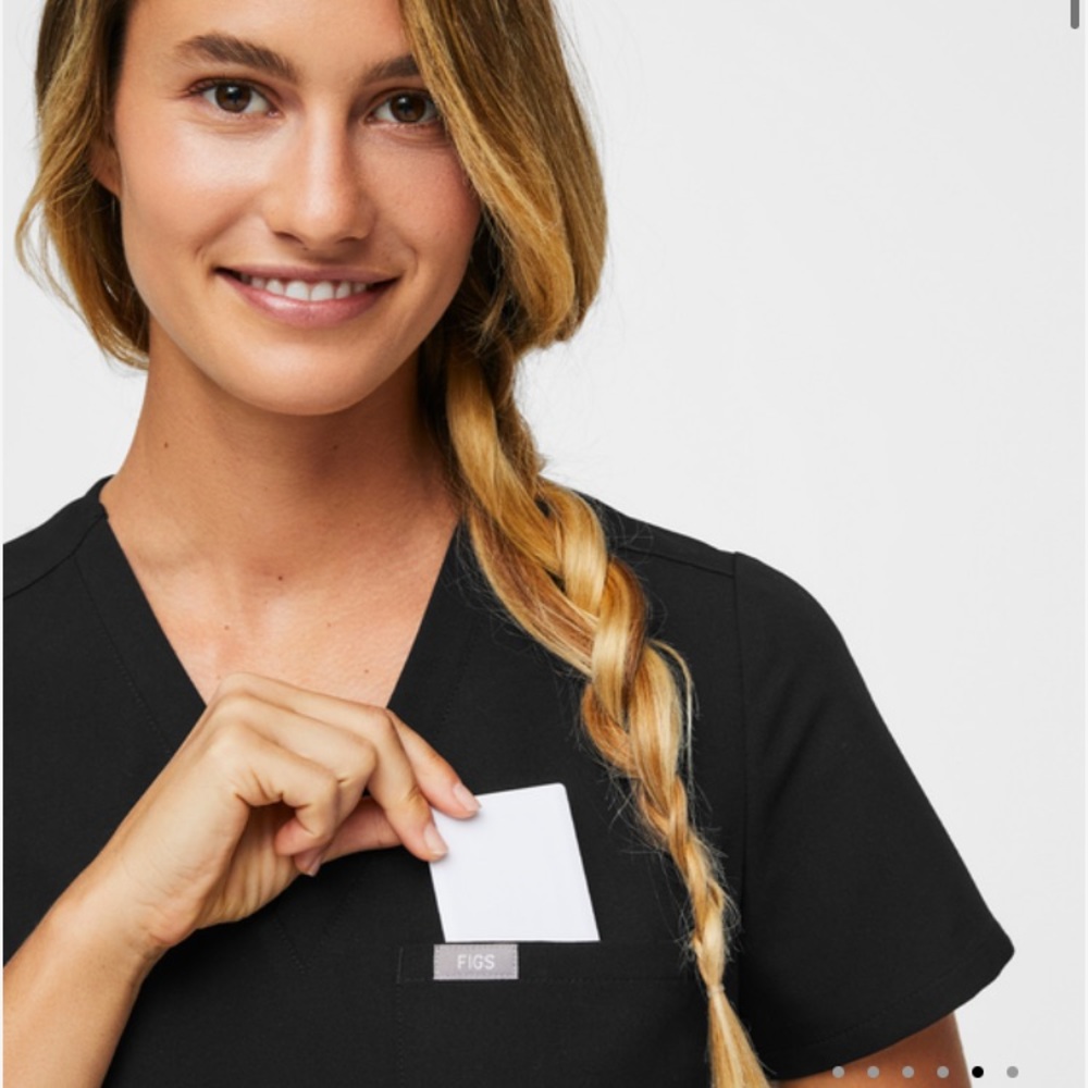 Figs Catarina One Pocket Scrub Top in Black